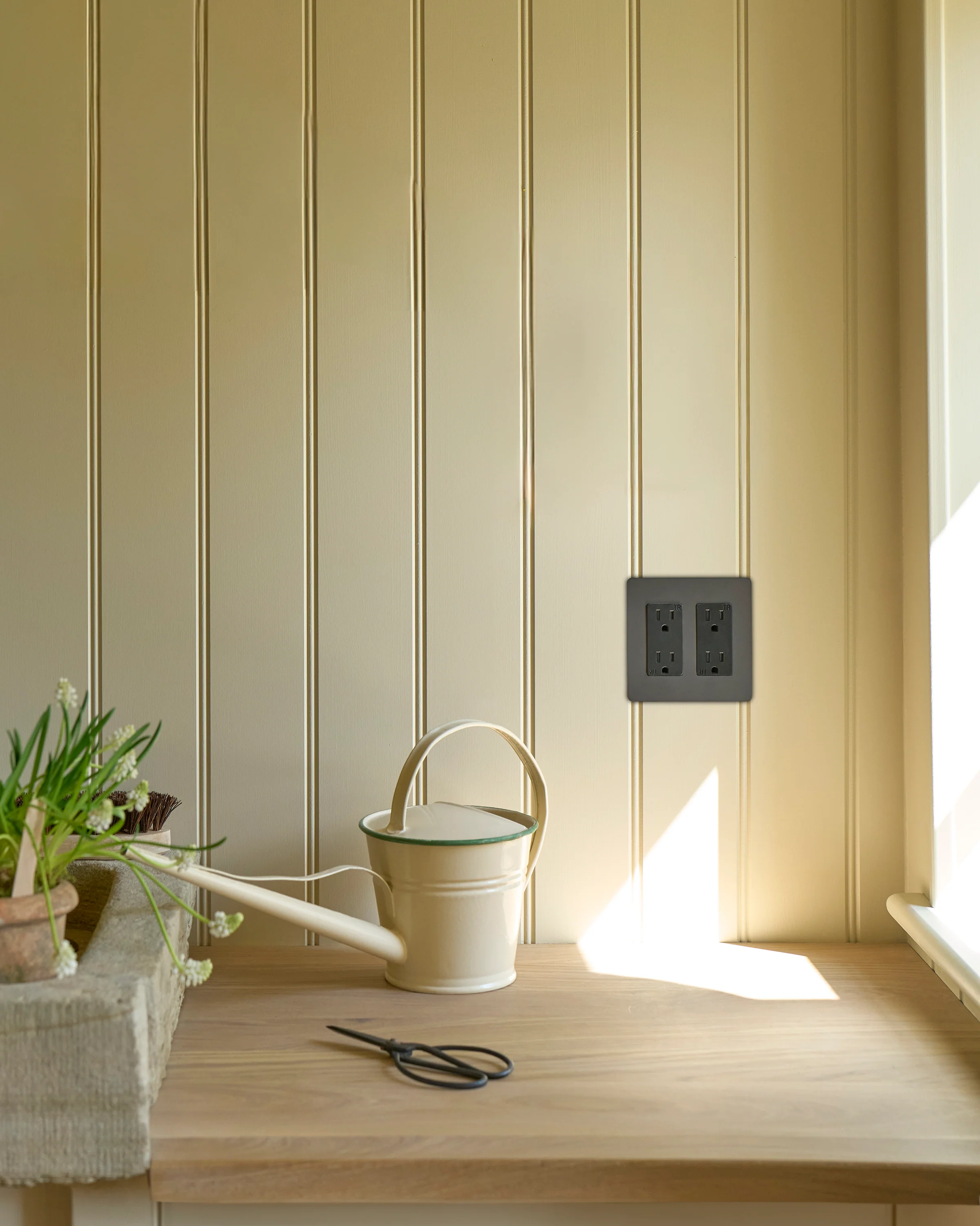 Kew 2G Outlet - Bronze Black - Image 5