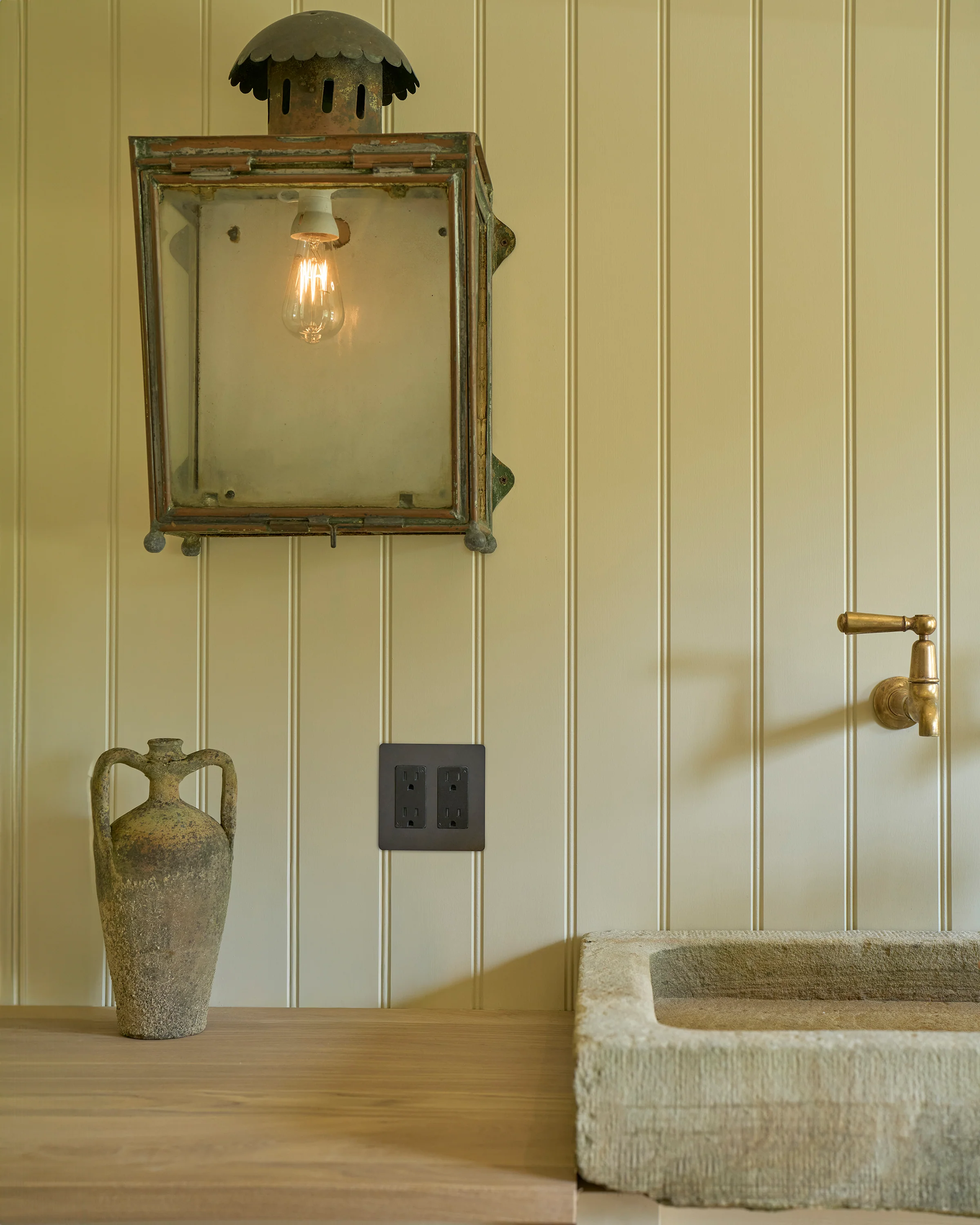 Kew 2G Outlet - Bronze Black - Image 6